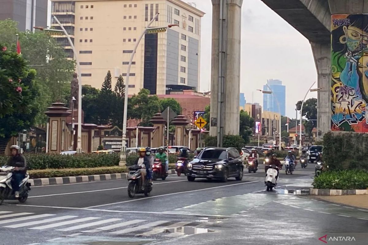 DKI Provincial Government Constructs Five Zebra Crossings in Tebet