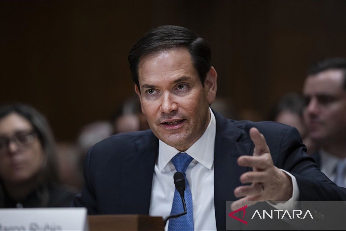 US Secretary of State Urges Iran to Halt Nuclear Ambitions as Part of Negotiations
