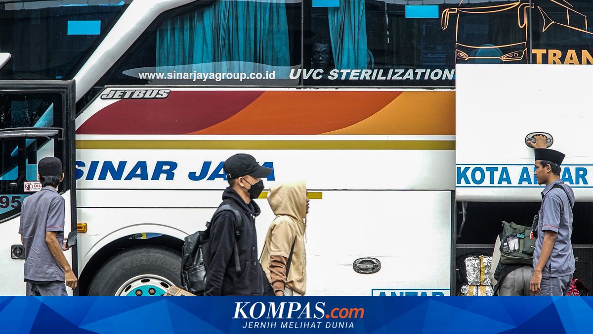 Rp 1.2 Million Savings and Life's Gamble in Jakarta