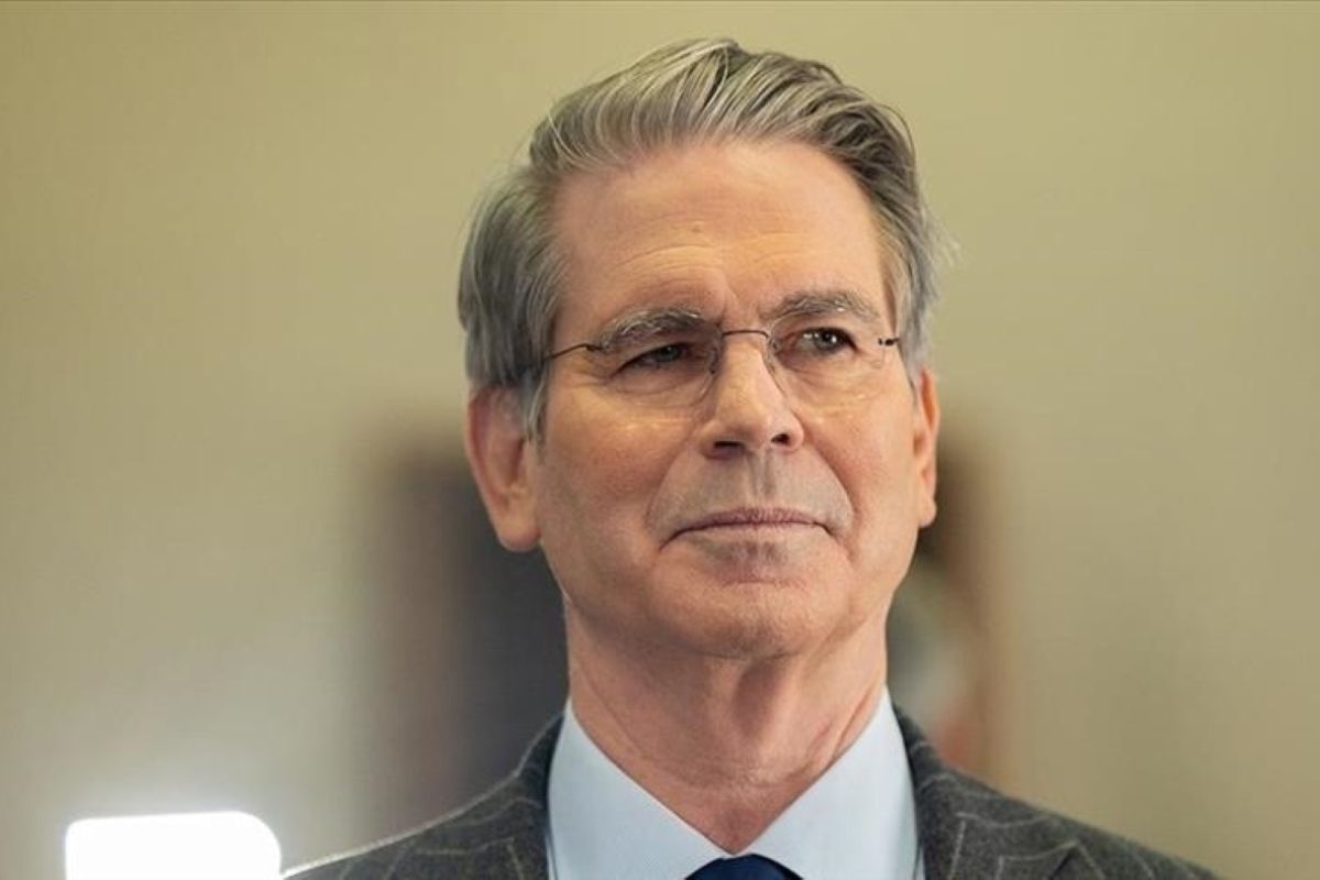 Bessent: US Will Regain Control Over the Strait of Hormuz