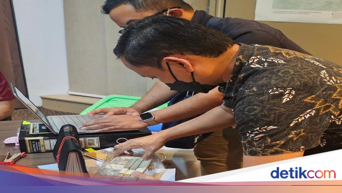 Attorney General's Office Seizes $1 Million in Cash from Samin Tan's Office in Jakarta
