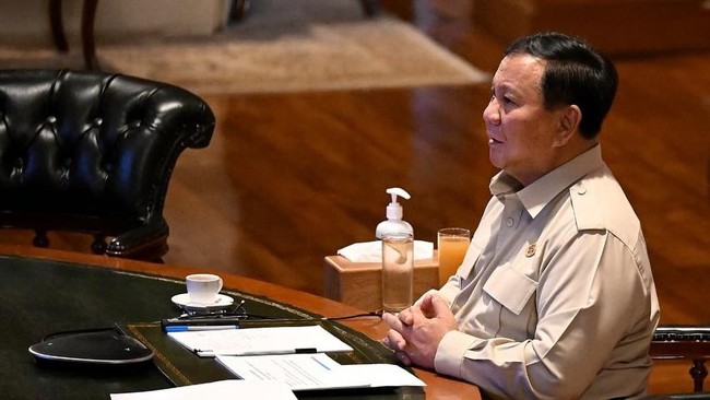 Prabowo Admits to Often Waking at 3 AM and Immediately Checking YouTube