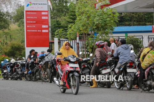 Oil Price Pressures Persist, Impacts Beginning to Be Felt Domestically