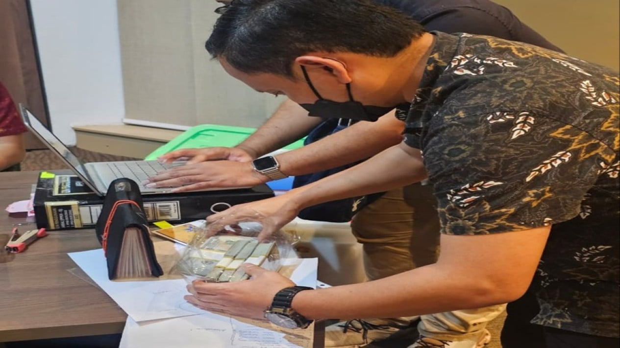 Attorney General's Office Seizes Dollars from Samin Tan's Office, Value Exceeds Rp1 Billion!