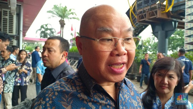 Mall Business Owners Give Unexpected Response to Weekly WFH Plan