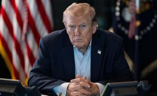 Donald Trump Threatens to Destroy Iran's Oil Refineries if Negotiations Fail