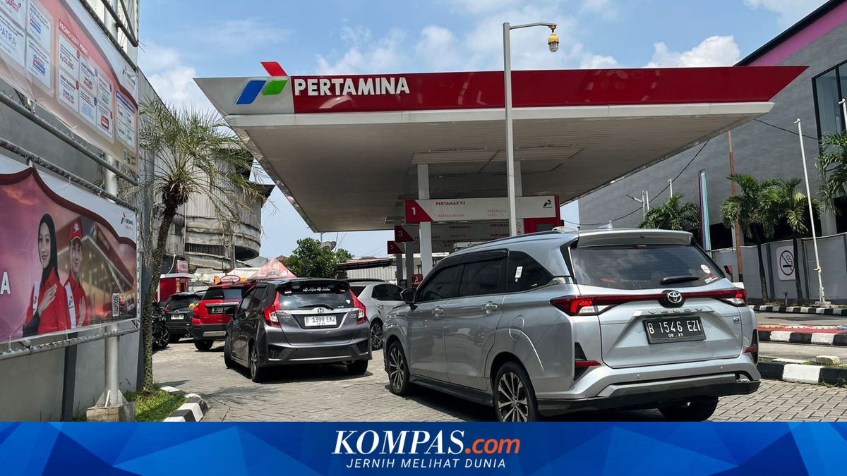 Ahead of Fuel Price Hike, Drivers Begin Filling Up Tanks