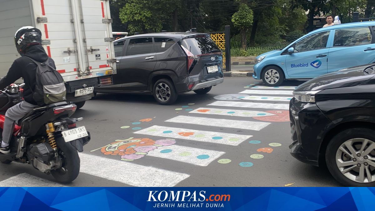 DKI Provincial Government Creates New Zebra Crossing in Tebet, "Pac-Man" Zebra Crossing Still Exists