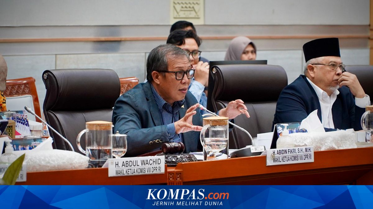 Government Urged to Prepare Incentives for Madrasah Teachers Unable to Become ASN
