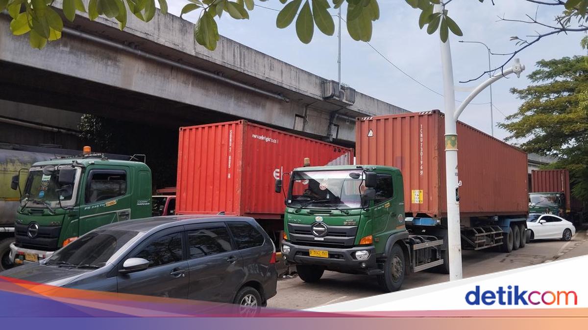 DKI Provincial Government Prepares Container Truck Parking Area to Prevent Congestion in Tanjung Priok