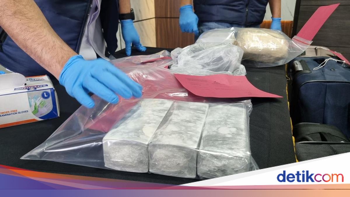 Display of Black Dollars Used by Liberian Nationals to Scam South Korean Businessman in West Jakarta