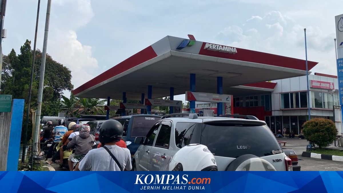 Observations at Petrol Stations Along the Wonogiri–Solo Route: Queues Occur at Specific Times