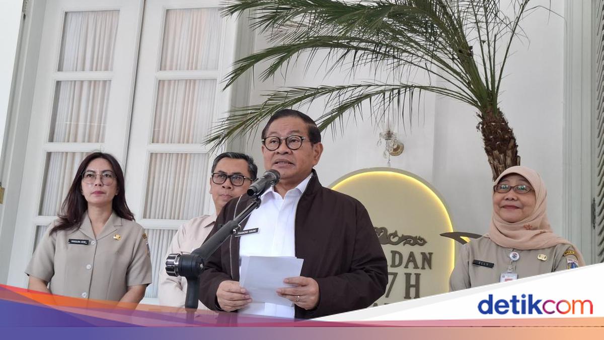 Pramono Reveals Culprit Behind Mountain of Rubbish in Kramat Jati Causing Wall Collapse