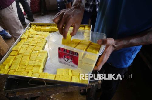 Soybean Prices Reach Rp 10,600 per Kilogram, Tofu Producers in Bandung Raise Prices