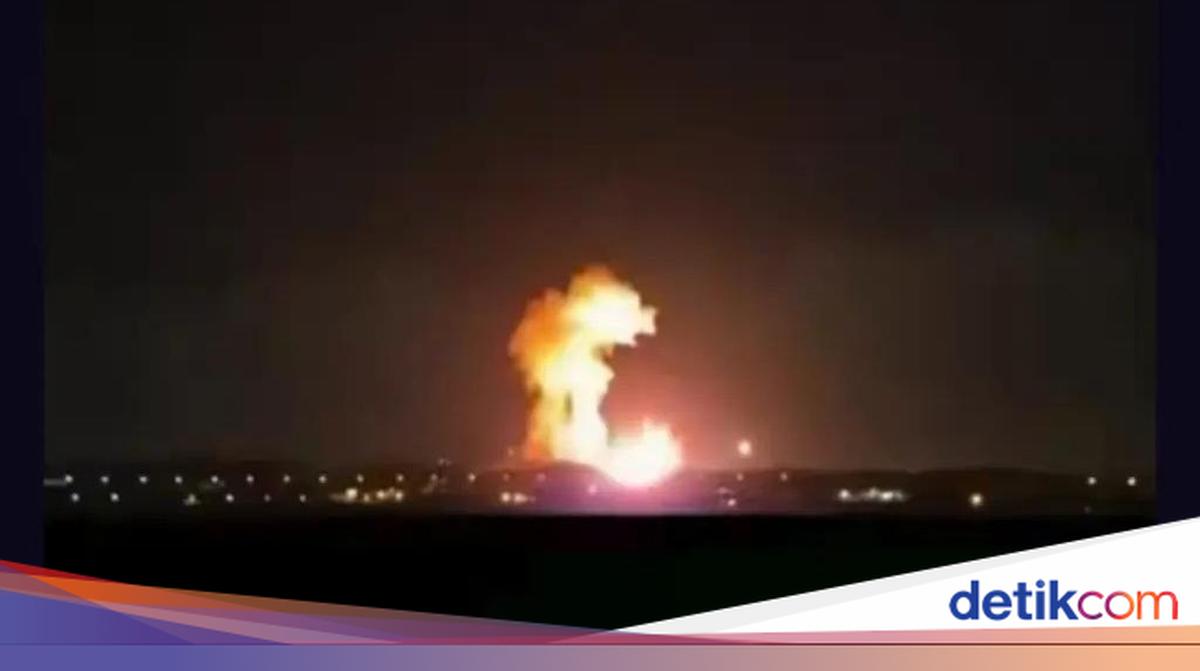 Giant Fireball Appears at Iranian Ammunition Building Due to US Bunker Buster Bomb
