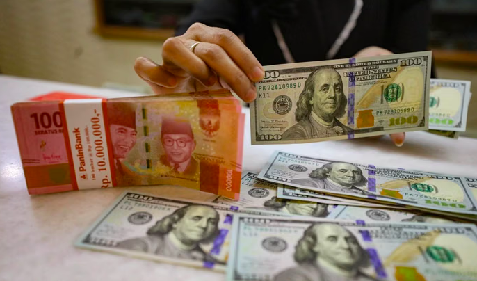 Rupiah Weakens Against US Dollar: Here's Why