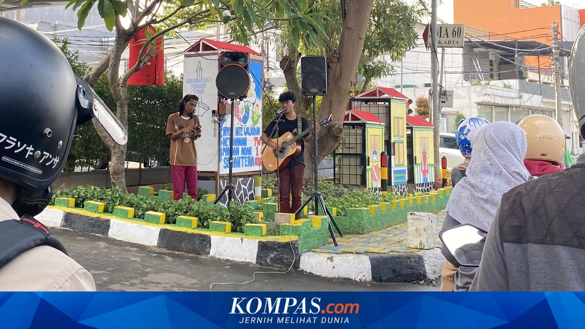Between Entertainment and Order, the Dilemma of Street Musicians at Jakarta's Traffic Lights