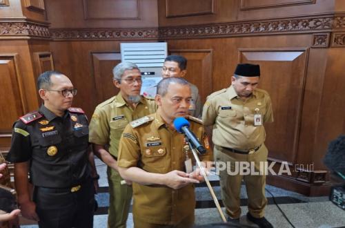 Not Just Civil Servants: Central Java Governor Asks Regents and Mayors to Cycle and Run to the Office Too