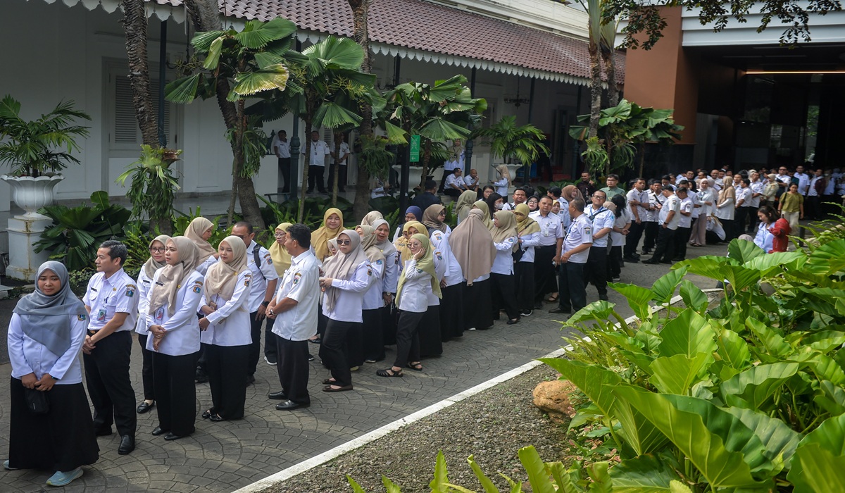 Airlangga: Starting Friday, Civil Servants to Implement One Day of WFH Per Week