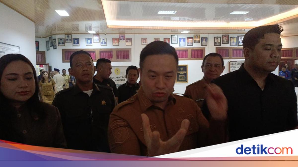 Kupang Mayor Forms Cyber Team to Monitor Civil Servants Using Social Media During Work Hours