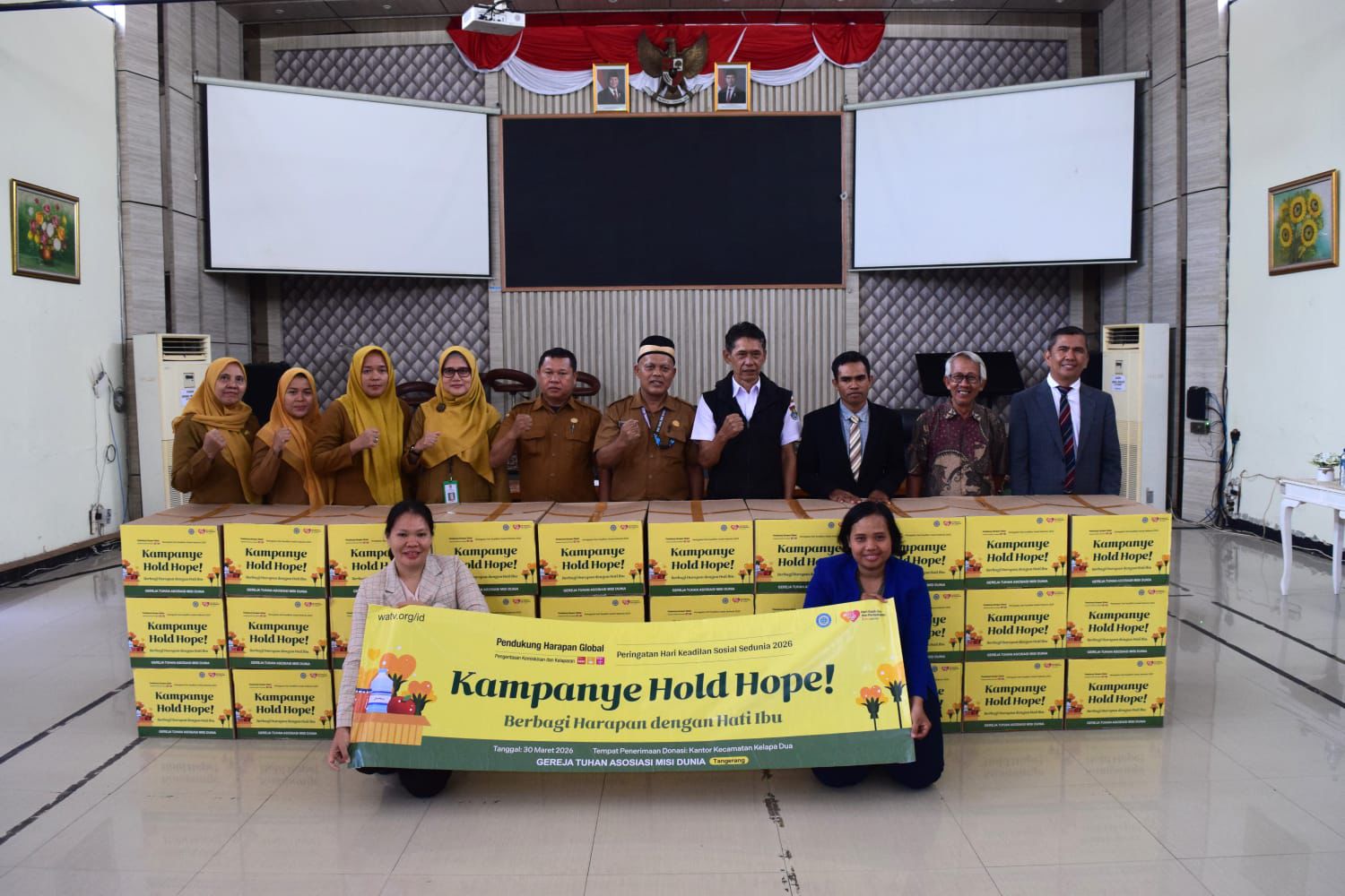 “Hold Hope!” Campaign Distributes Basic Food Packages to Tangerang Residents