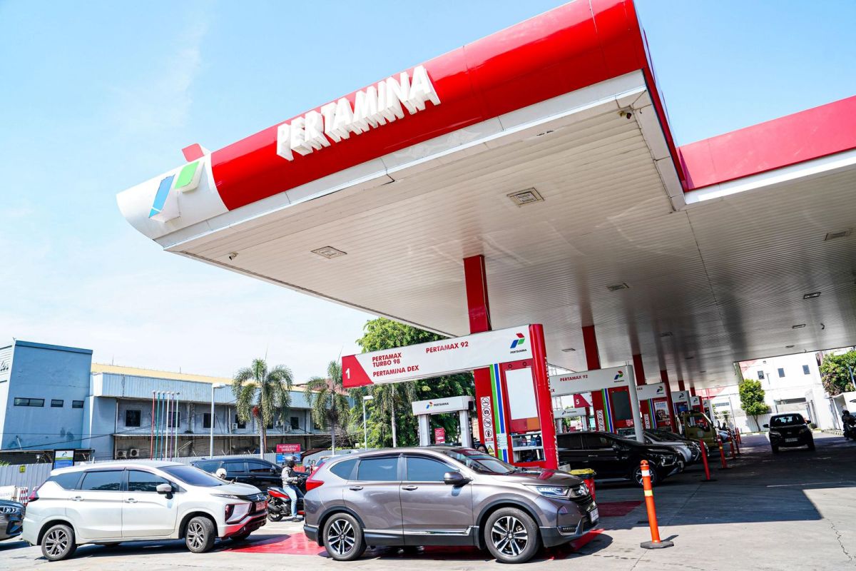 Yesterday's Politics: No Fuel Price Hike Until Two TNI Soldiers Fall
