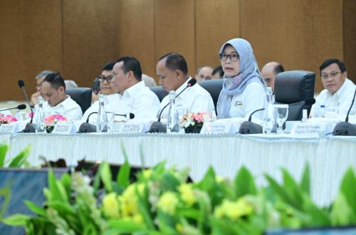 Purbaya Submits Government Financial Report to BPK, Key Highlights Emerge