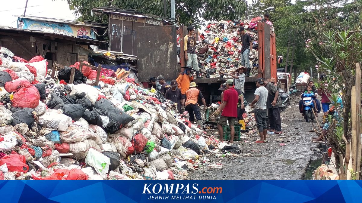 Discrepancy Between Reality of Jakarta's Rubbish Piles and Pramono's Claims