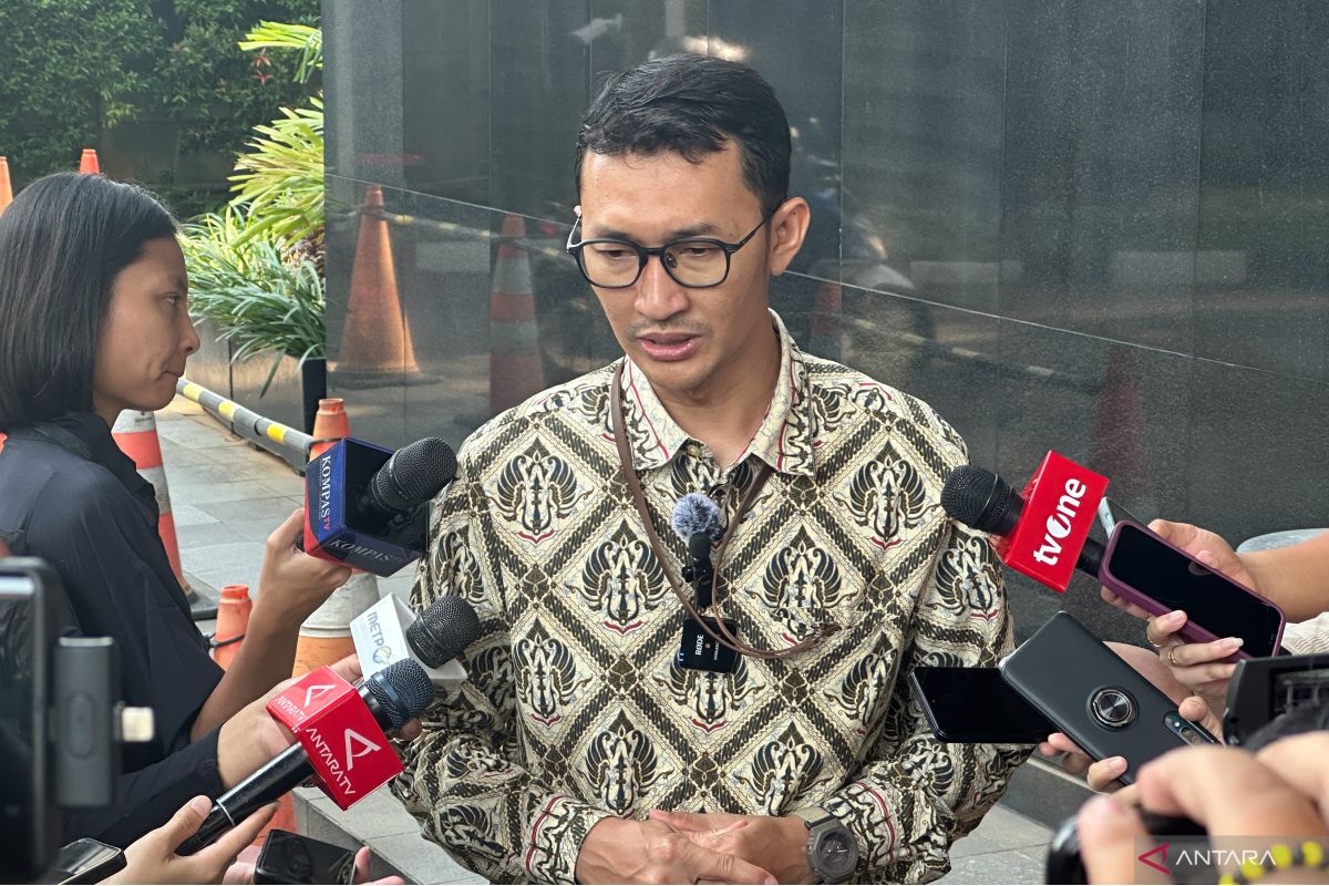 KPK Probes Blueray Cargo Branches in Counterfeit Goods Case at Customs