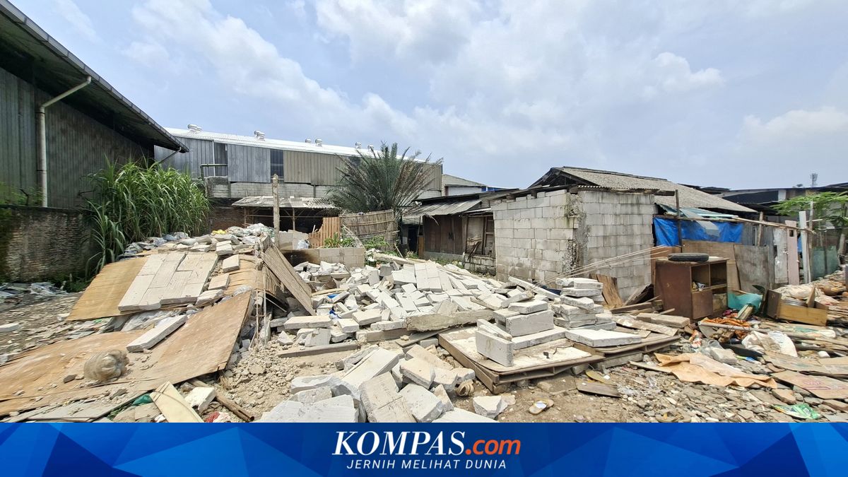 Ahead of Relocation Deadline, Residents' Houses in Kamal on TPU Land Demolished