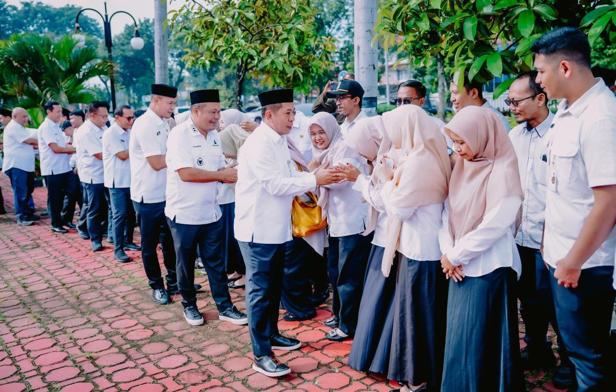 Karawang Implements WFH for Civil Servants with Strict Supervision and Periodic Attendance