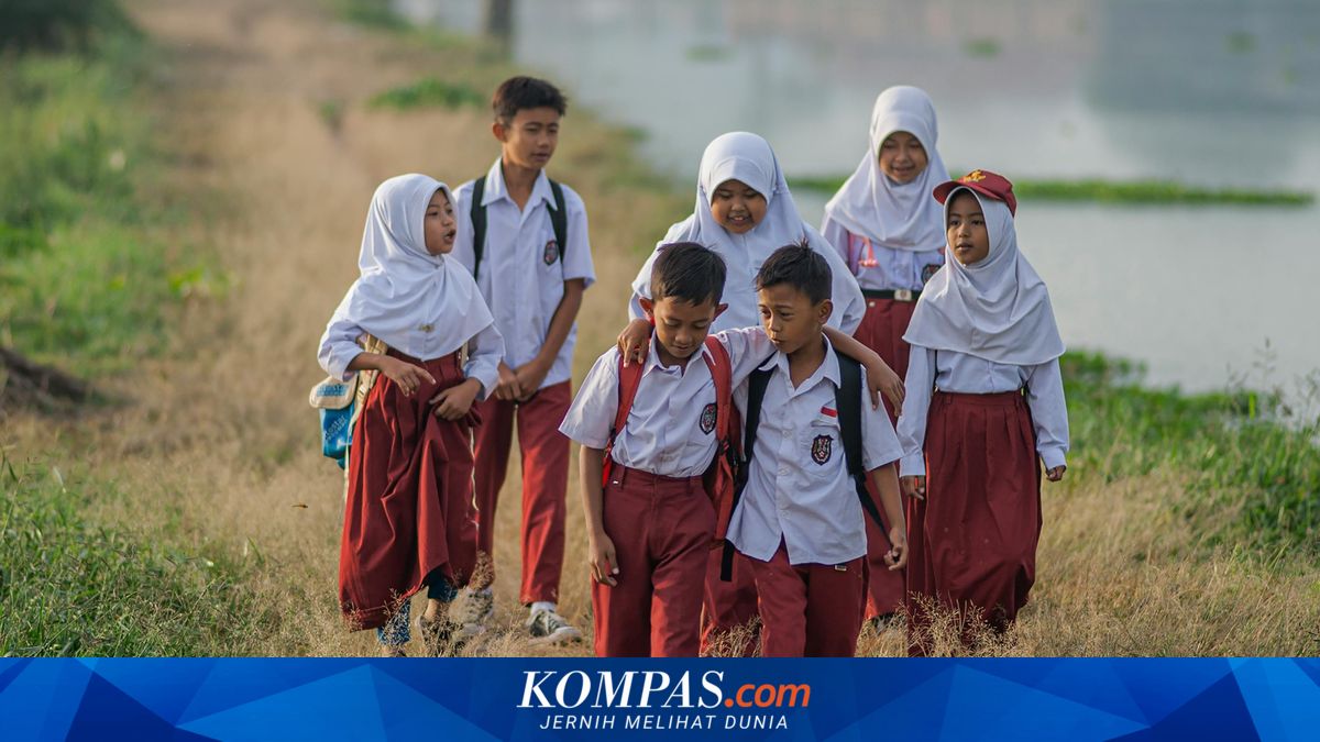 Primary and Secondary School Pupils Continue Attending School, Excluded from WFH Policy