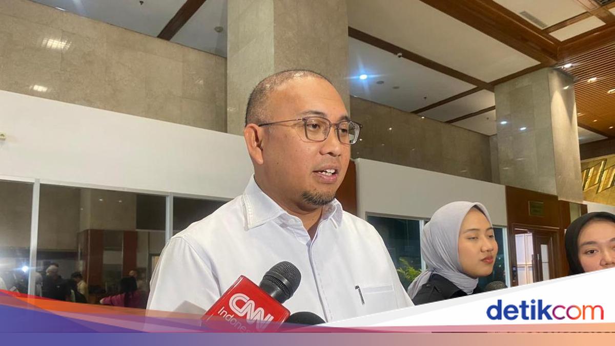 Deputy Chair of DPR Commission VI Urges Public Not to Panic Buy: Indonesia's Fuel Stock is Very Secure