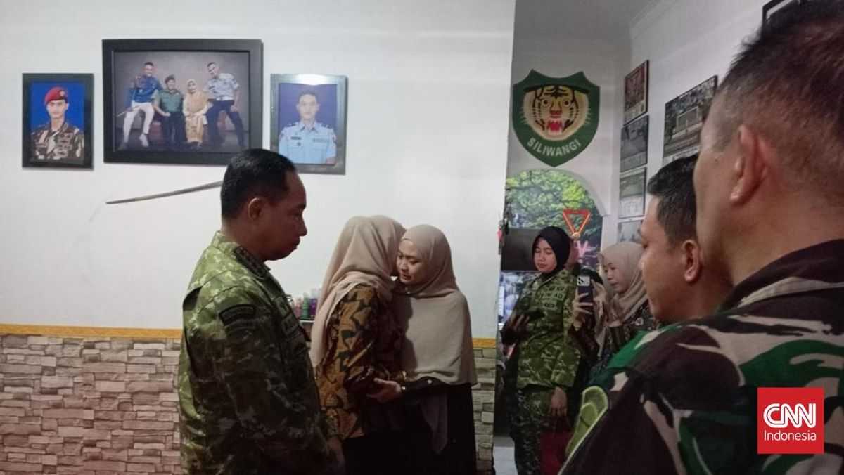 TNI Chief Visits Mourning Hall for Captain Zulmi Aditya