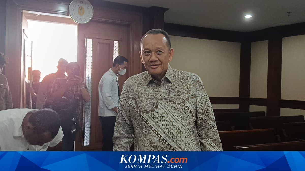 Former Supreme Court Secretary Nurhadi Sentenced to 5 Years in Prison in Gratification and Money Laundering Case