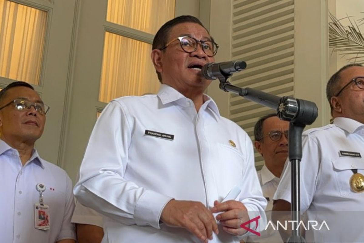 Pramono bans civil servants from using private vehicles during WFH every Friday