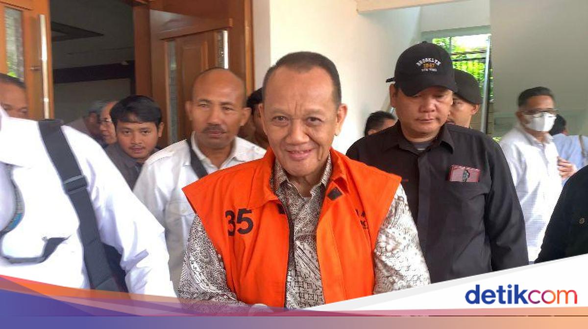 Ex-Mahkamah Agung Secretary Nurhadi After Sentencing: We'll See Who Gets the Curse