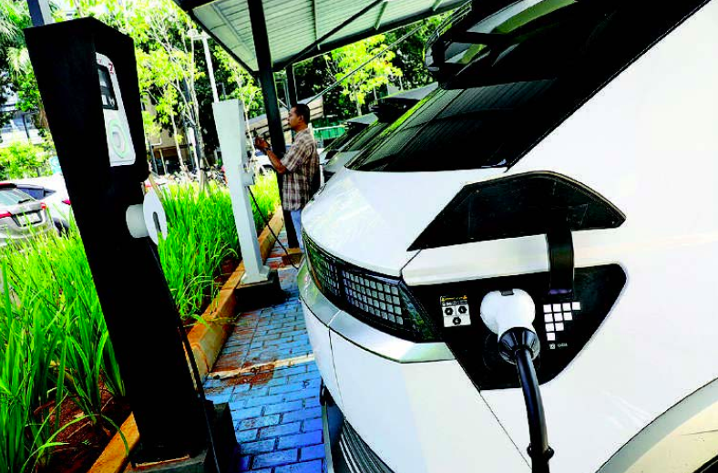 Government Forms Energy Transition Task Force, Focusing on Solar Power Plants to Electric Motorcycle Conversion