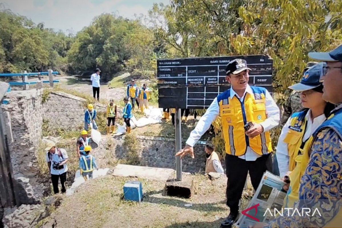 Deputy Minister of Public Works Instructs Emergency Handling of Kedungrejo Weir in Madiun