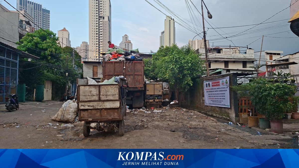 Rubbish Piles at Kopro Market Cleared, Transportation Returns to Normal