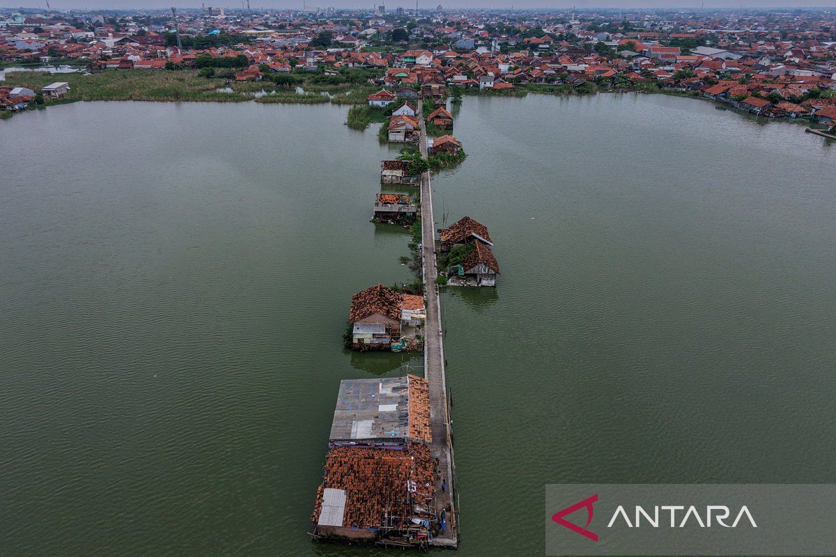 Pekalongan Proposed for Inclusion in Giant Sea Wall Project for North Java Coast