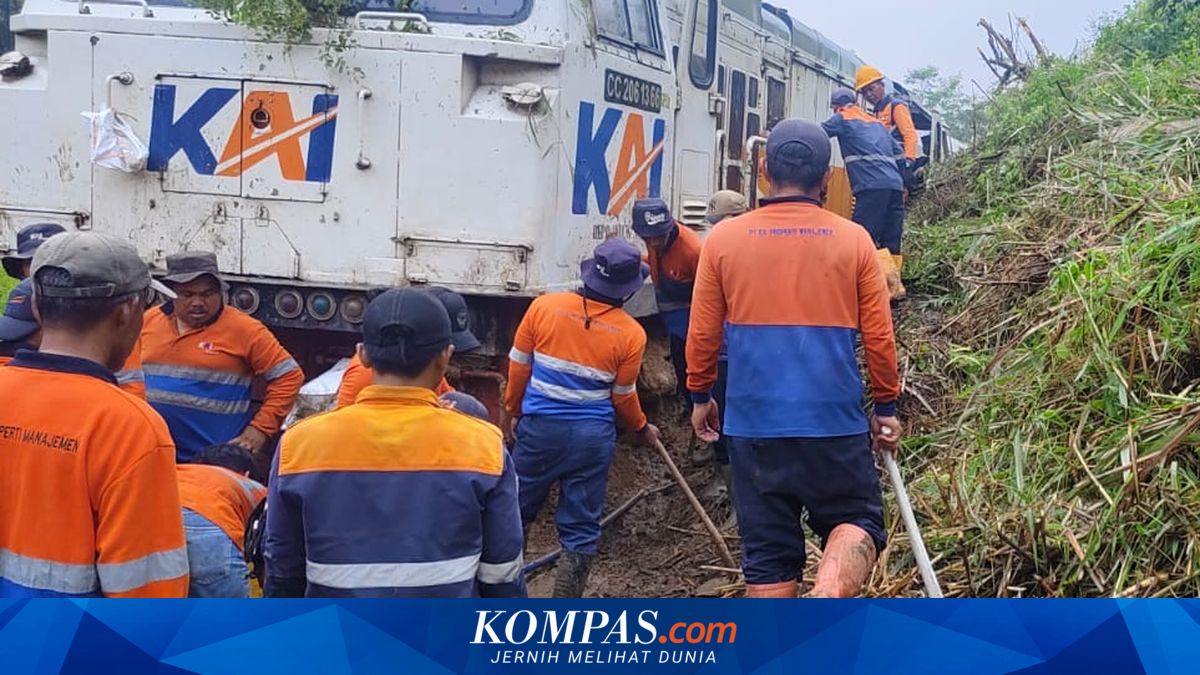 Landslide Between Maswati-Sasaksaat Disrupts Railway Line, Several Jakarta-Bandung Trains Cancelled