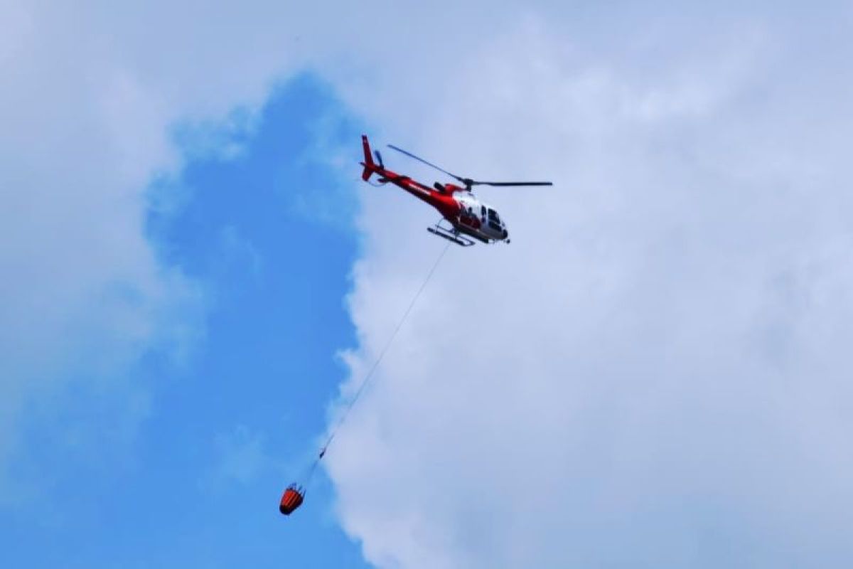 Natuna Regency Efforts to Extinguish Forest and Land Fires Using Water Bombing Method