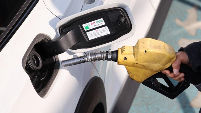 Neighbouring Country's Fuel Prices Rise by Rp 30,000/Litre Due to US-Israel War Against Iran
