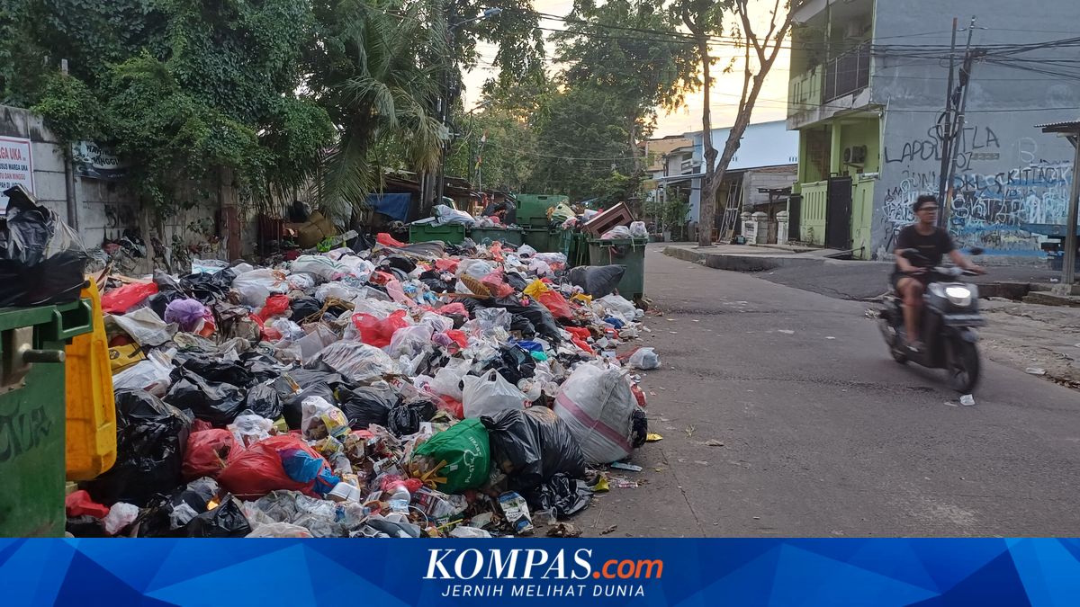 Residents Complain About Rubbish Odour at UKA Complex TPS, Causing Headaches and Loss of Appetite