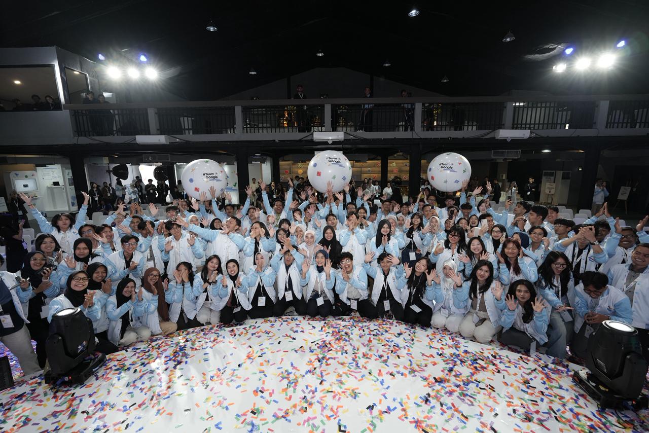 Promoting Technology Literacy, 22 Students Selected as Google Student Ambassadors