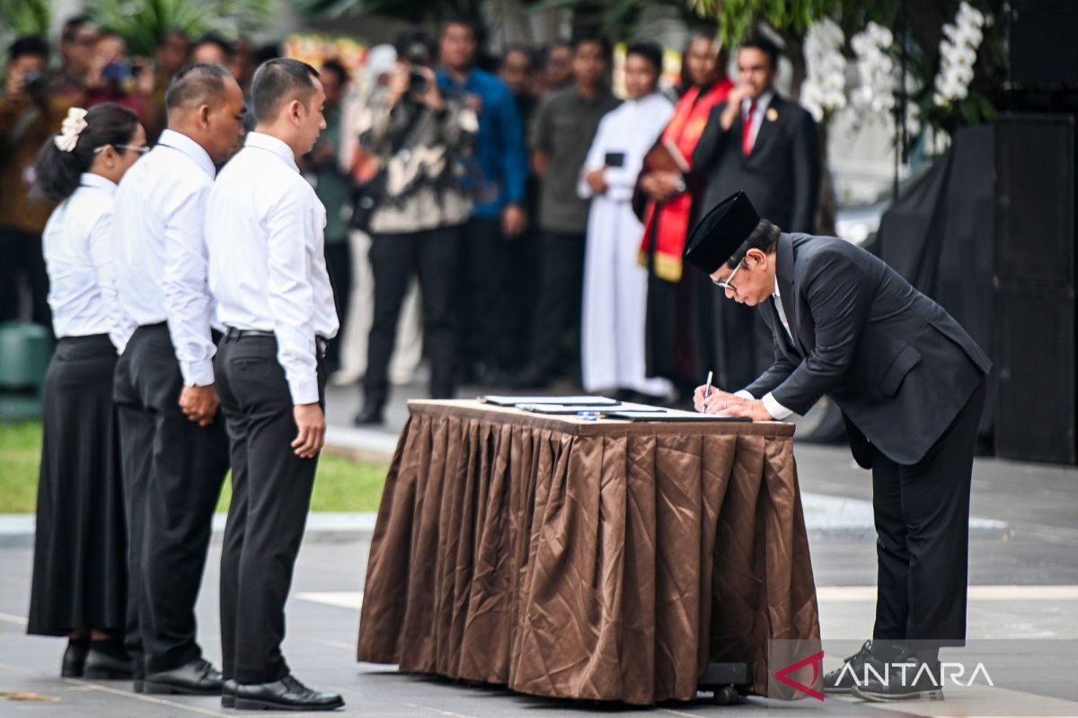 Pramono Maintains PPPK, Legislator Proposes Employee Audit and Efficiency