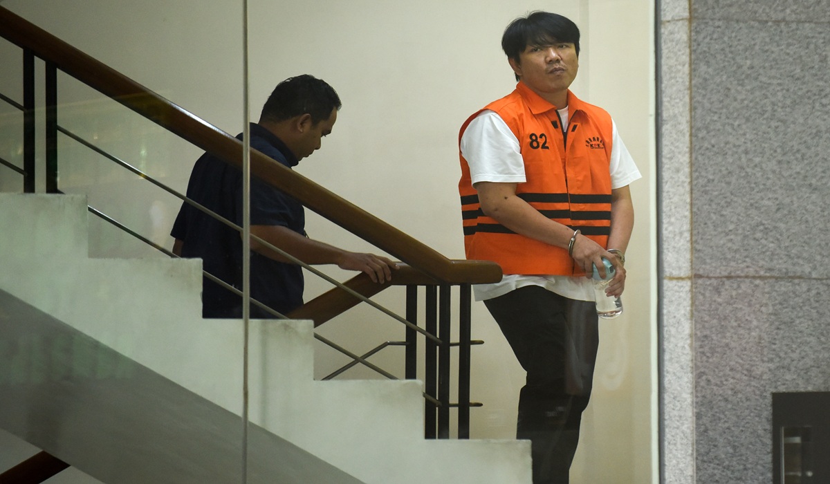 KPK Examines Cigarette Entrepreneur Martinus Suparman in Customs Bribery Case