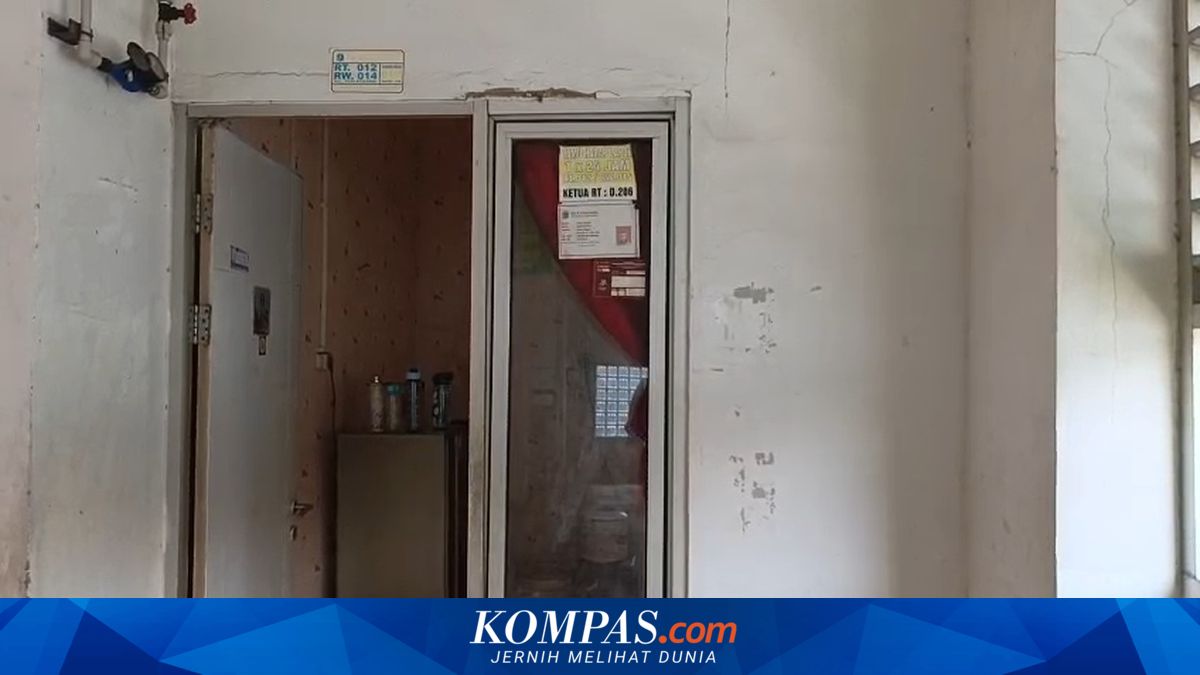 From Cemetery Land to Pesakih Flats in West Jakarta, Agus Weaves Dreams in New Home