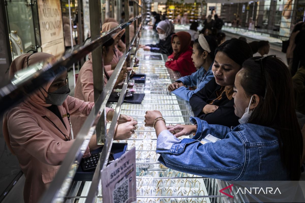 UBS-Antam-Galeri24 Gold Prices at Pegadaian Surge Uniformly on Thursday Morning